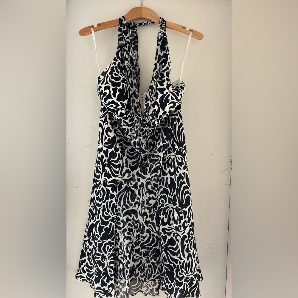 White House Black market Dress size 6